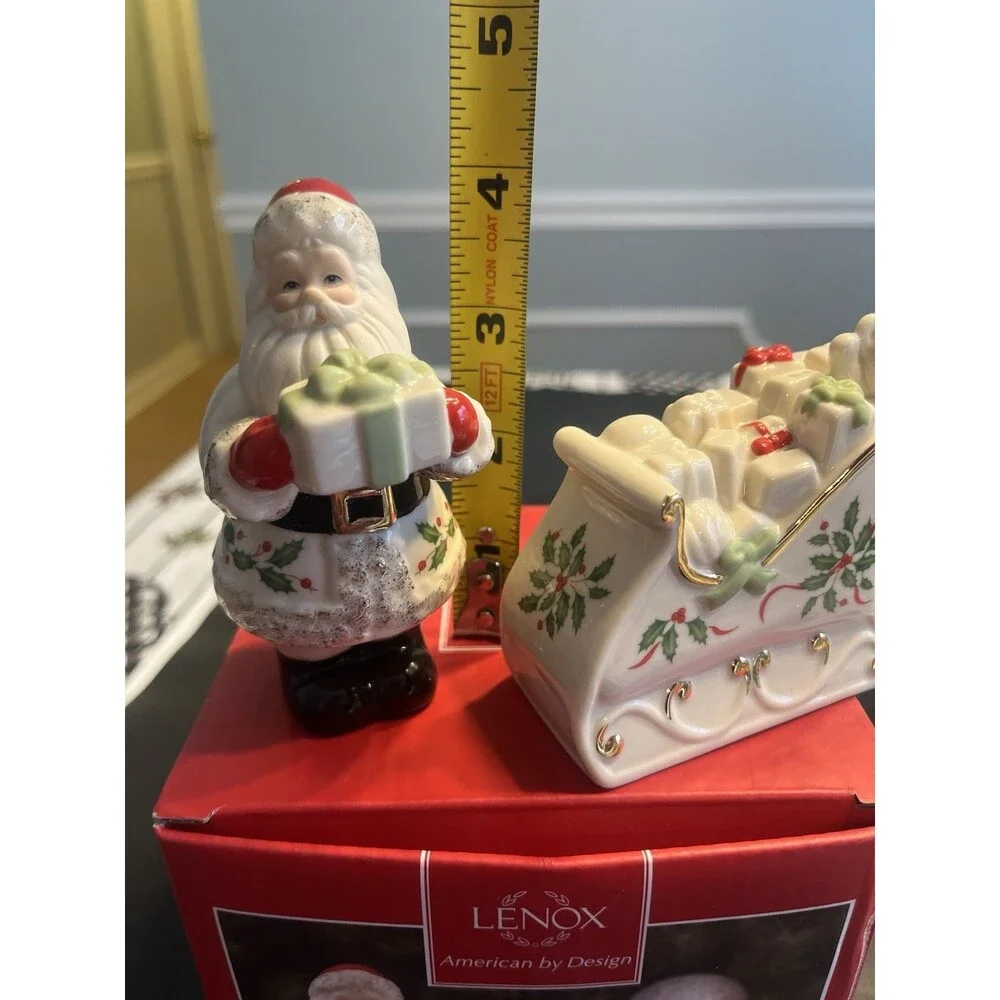 Lenox Santa & Sleigh Filled With Toys Salt & Pepper Shaker Set NIB